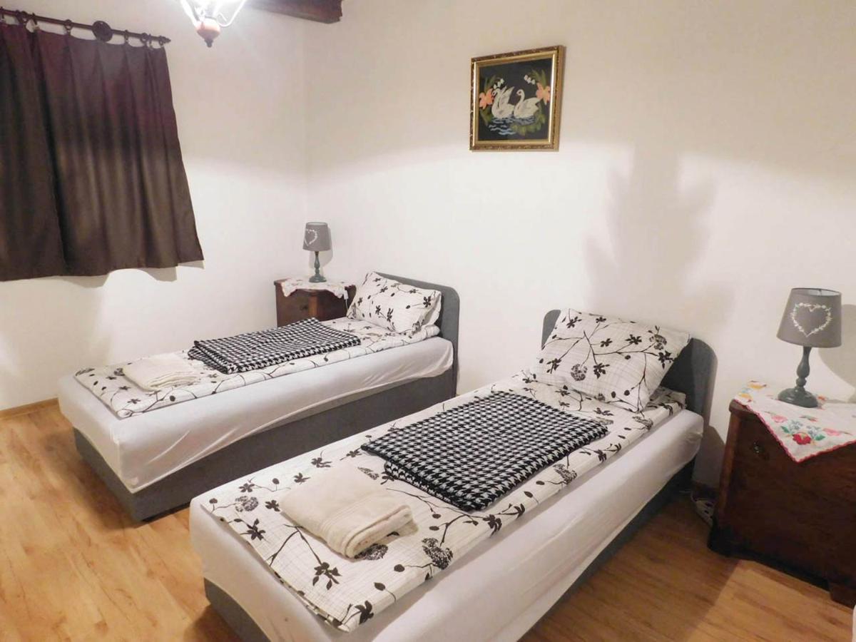 Ferienwohnung Joe Bacsi Rezidenciaja Kisharsány Exterior foto